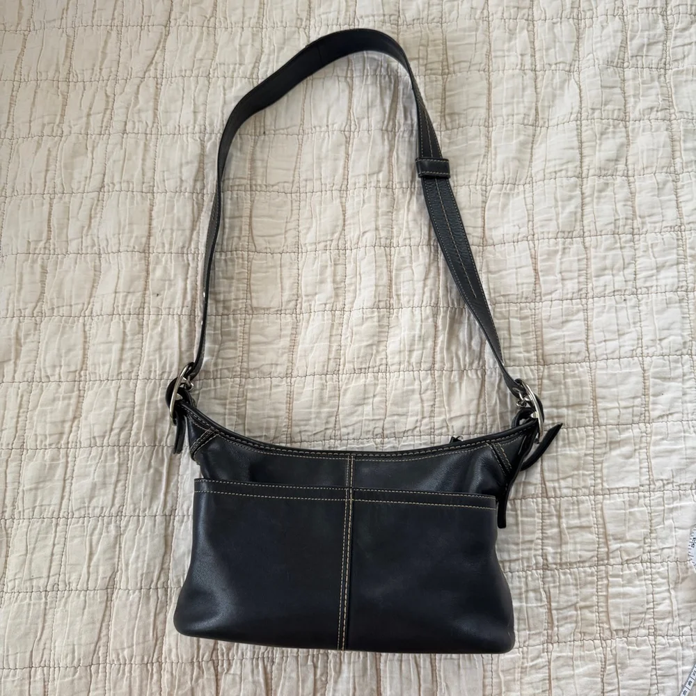 Coach Black Leather Crossbody / Shoulder Bag • F18854 - Picture 2 of 11
